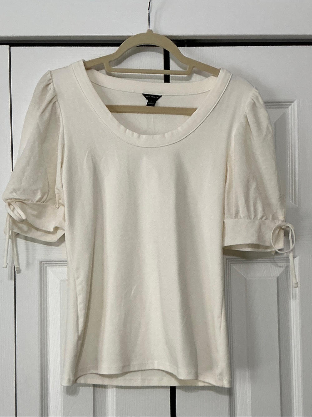 Ann Taylor Cream Puff Sleeve Scoop Neck Top
